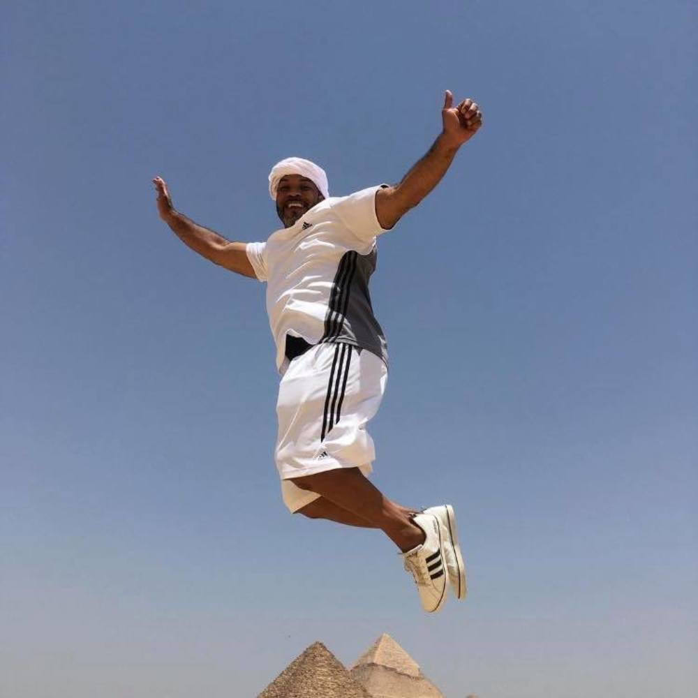 Meet your Posher, Ajosé